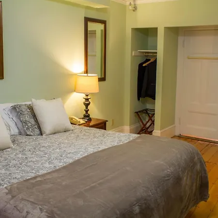 Beacon Inn 1750-2