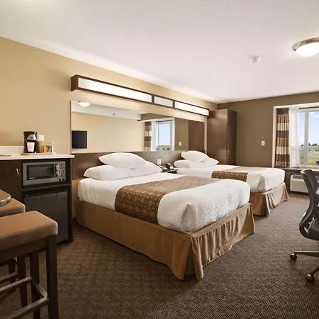 Microtel Inn & Suites By Wyndham Blackfalds-3