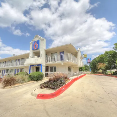 Motel 6 San Antonio, Tx Six Flags Fiesta TX - La Cantera Area-3