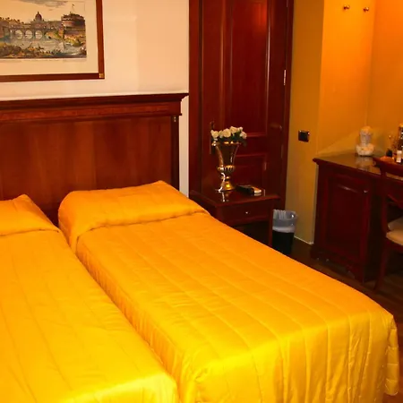 Luxury Rooms H 2000 Roma-2