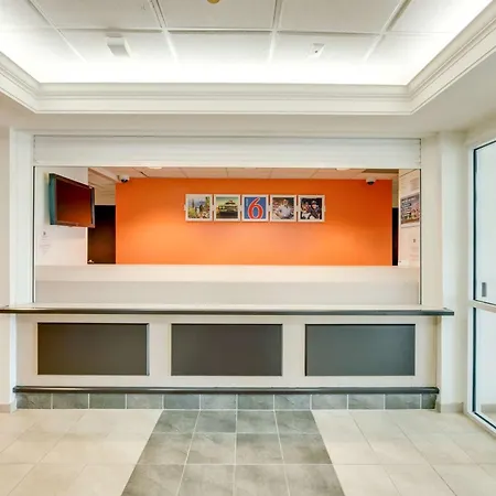 Motel 6-Brampton, On - Toronto-3