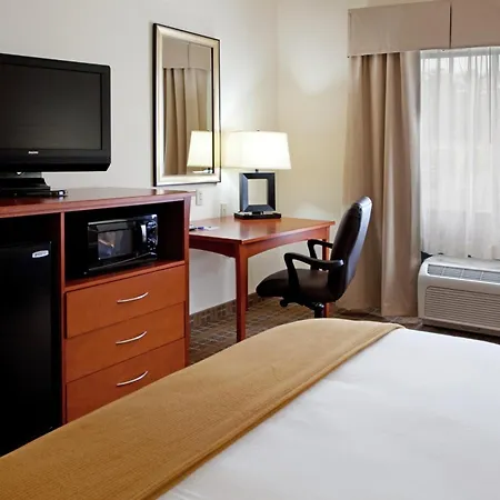 Holiday Inn Express & Suites - Hardeeville-Hilton Head By Ihg-3