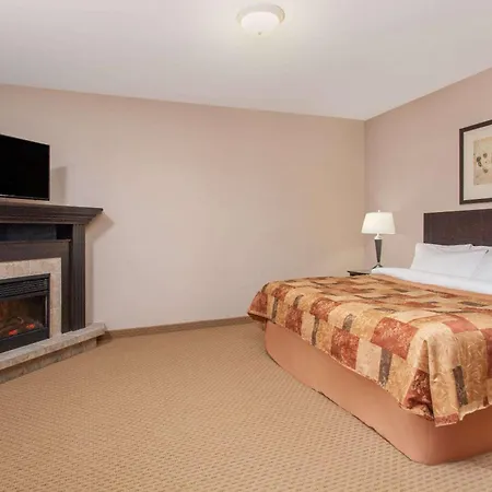 Ramada By Wyndham Brooks-2