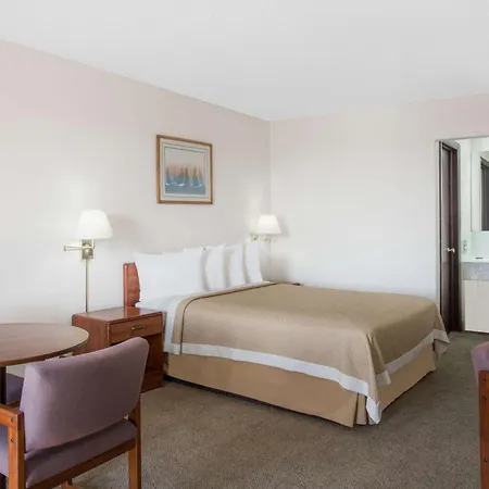 Baymont By Wyndham Rock Springs-3