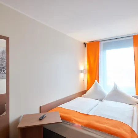 Mcdreams Hotel Moenchengladbach-3