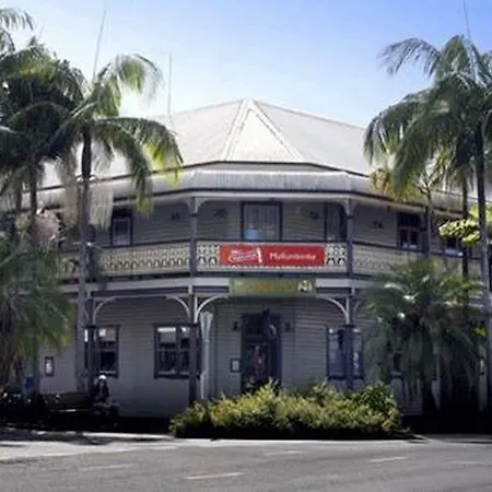 The Middle Pub-3