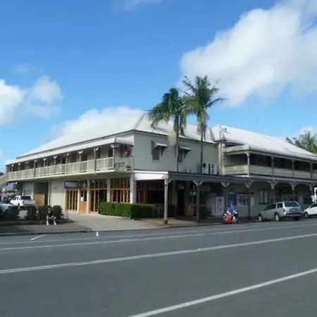 The Middle Pub-3