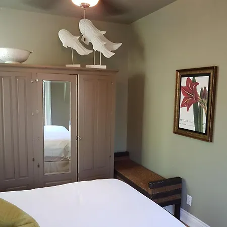 Hellemsfield Inn & Bed And Breakfast-3