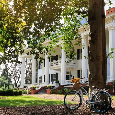 The Twelve Oaks Bed & Breakfast-3
