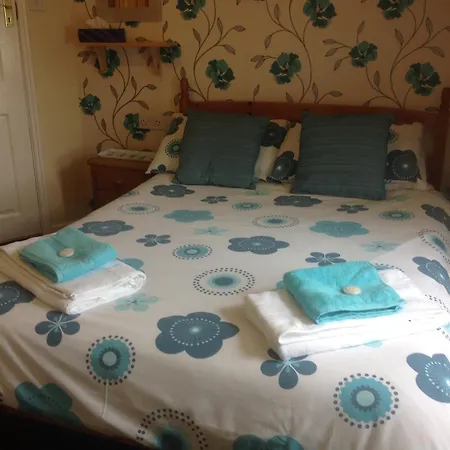 Cleasewood Guest House-3