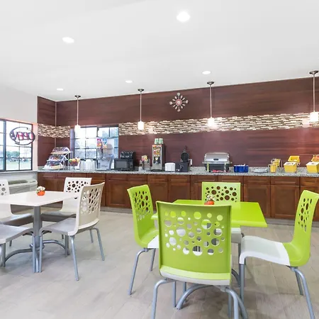 Days Inn & Suites By Wyndham Madisonville-2