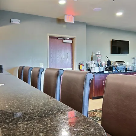 Cobblestone Hotel & Suites - Beulah-3