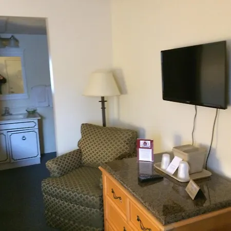 The Ship Motel-2