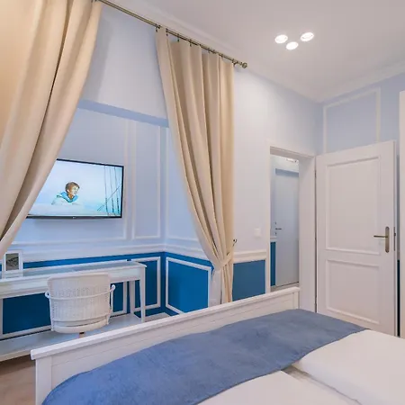 Revelton Suites Karlovy Vary-3