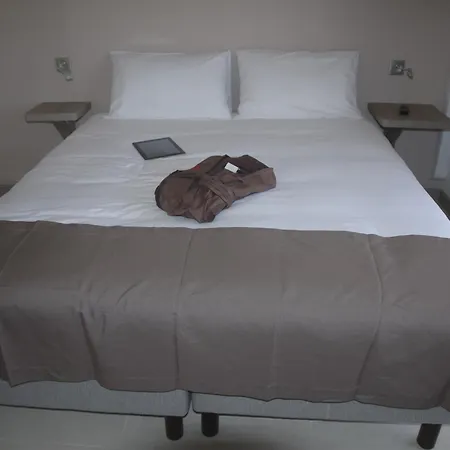 Hotel Des Amandiers-2