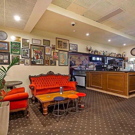 Commonwealth Hotel-2