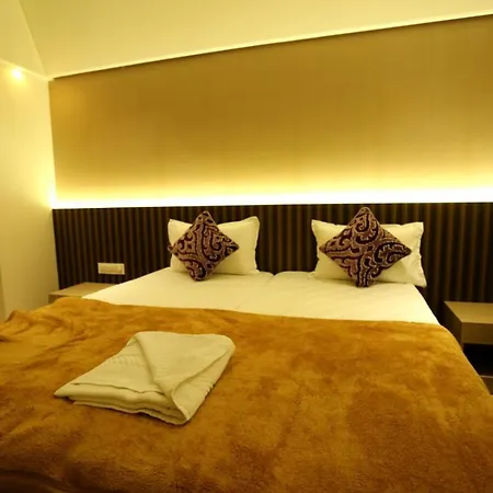 Hotel Grand Parivaar-2
