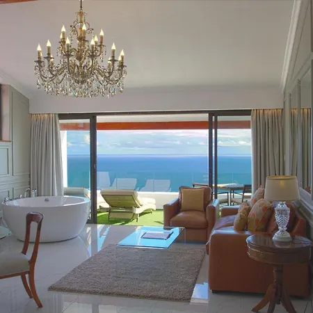 Bayview Penthouses And Rooms-2