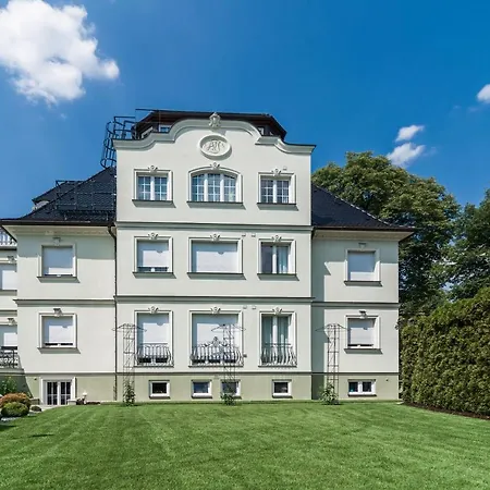 Hotel Villa Am Waldschloesschen-2