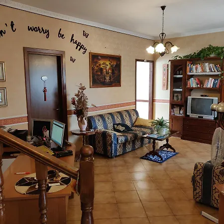 Hillary House-3
