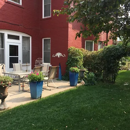 Hickory House Inn-2