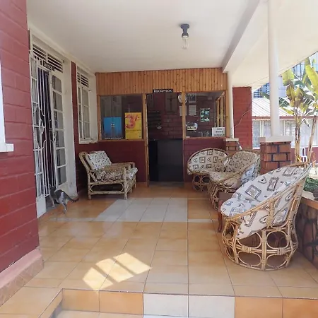 Manhattan Guesthouse Kampala-2