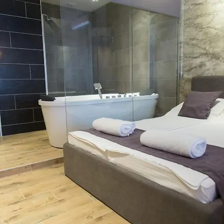 Empire Luxury Apartments-3