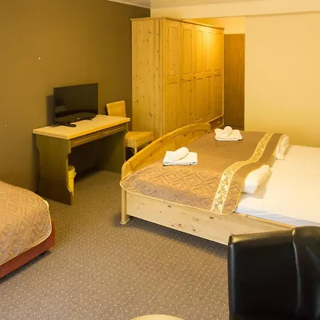 Kraehenbad Hotel-2