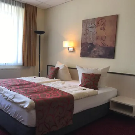 Parkhotel Neubrandenburg-3