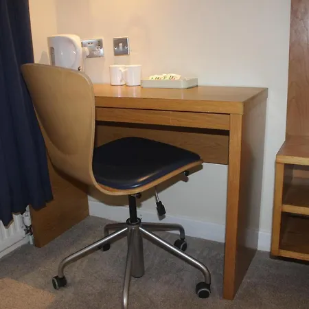 Corona Hotel Rotherham Sheffield Meadowhall-2