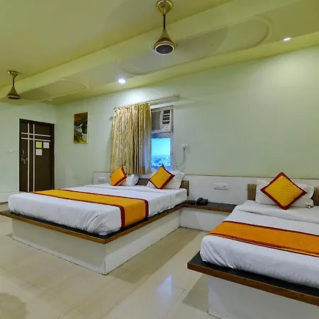 Oyo 2061 Hotel New Holiday Inn-3