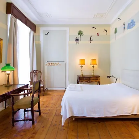 Lost Lisbon :: Chiado House-3