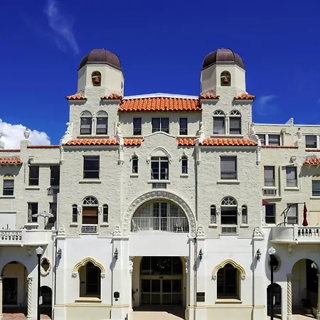 Renovated Studio In The Heart Of Palm Beach - Free Parking, Security Box-3