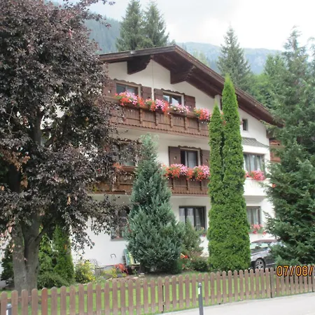 Haus Fallesin-2