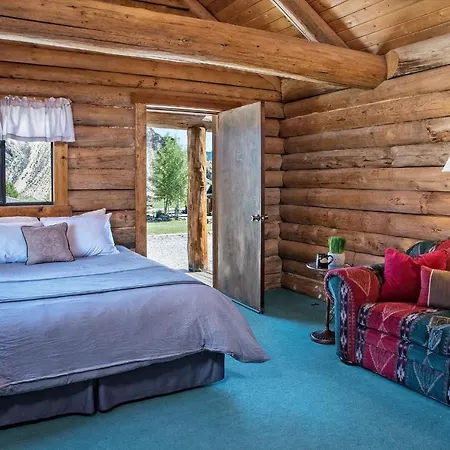 Triangle C Cabins-3