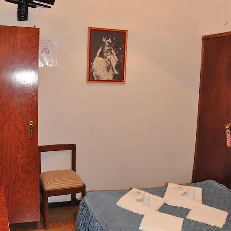 Hostal Los Arcos-3