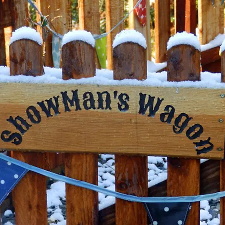 Showman'S Wagon At Coed Cae-2