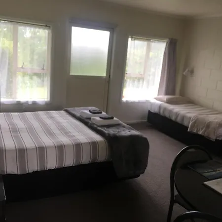 252 Beachside Motels & Holiday Park-3