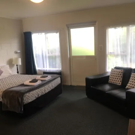 252 Beachside Motels & Holiday Park-2