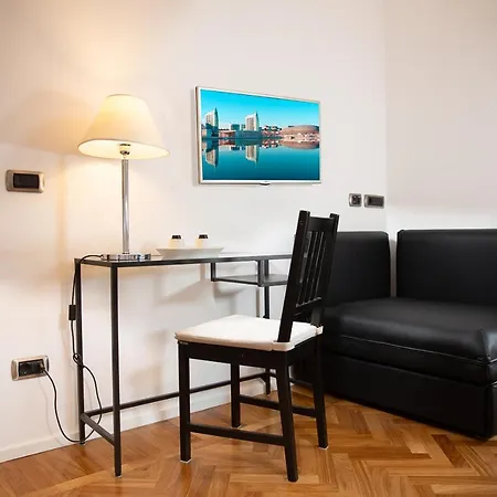 Room In Roma Isole-3