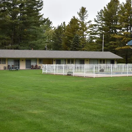 Country Club Motel-3