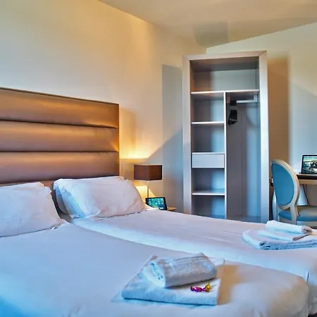 Adonis Hotel Bayonne-3