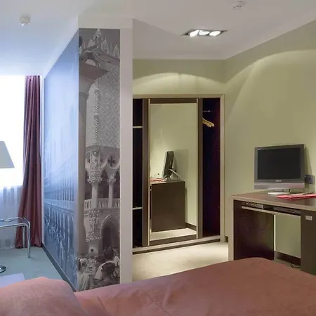 Premier Hotel Cosmopolit-3