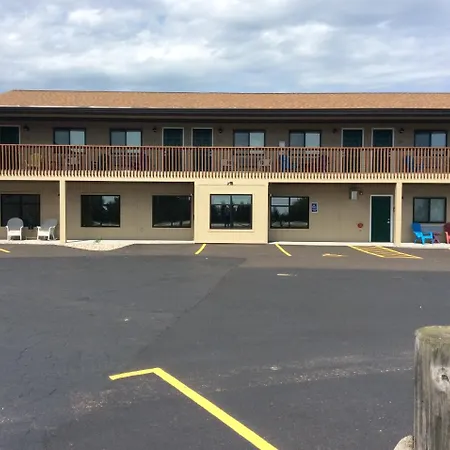 Scenic Shore Inn-3