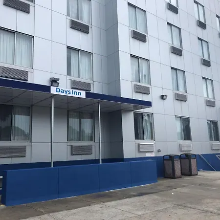 Days Inn By Wyndham Brooklyn Borough Park-3