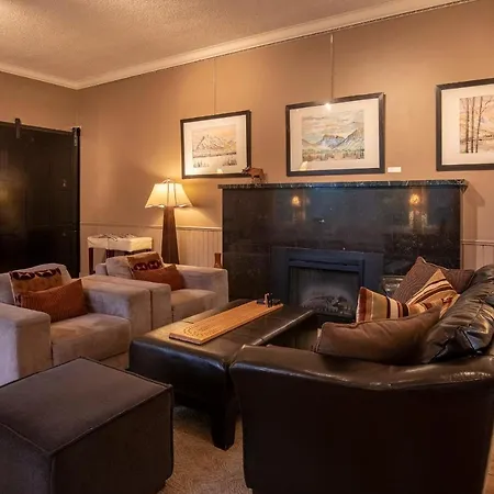 Banff Boutique Inn - Adults Only-3