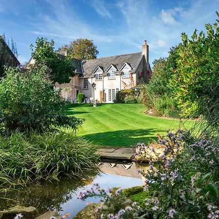 Cricket Field House-2