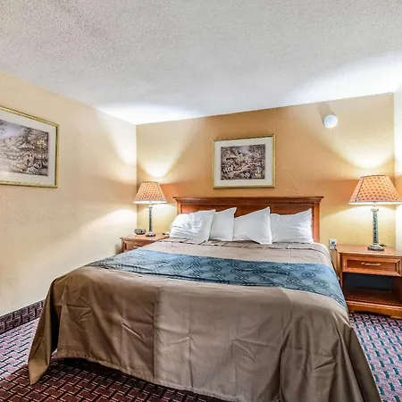 Rodeway Inn-3