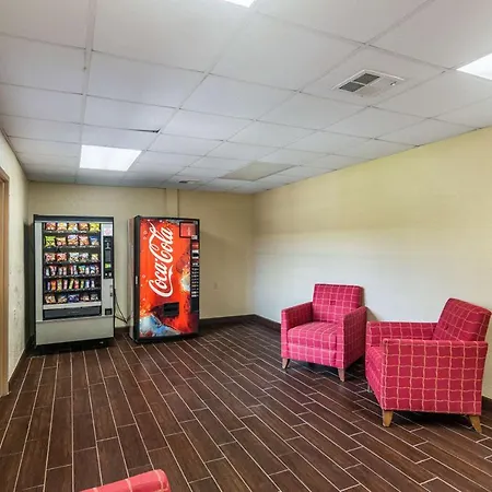 Quality Inn Shawnee I-40-2
