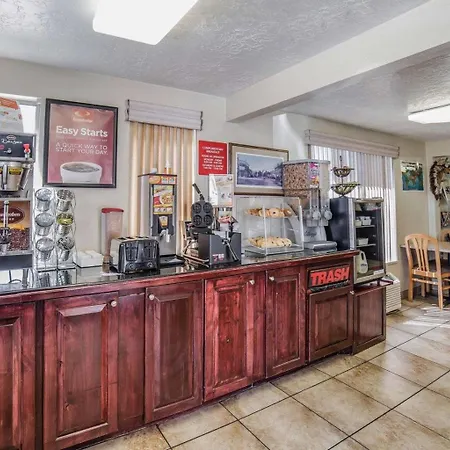 Econo Lodge Downtown Vernal-3
